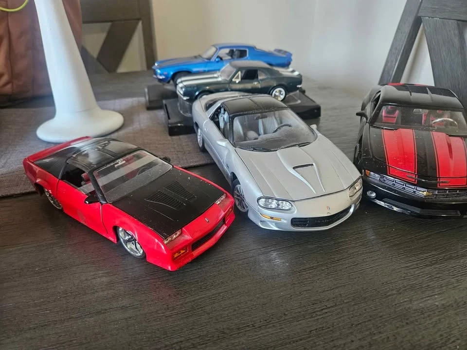 Parts & Memorabilia Scale Models - Image 2 of 3