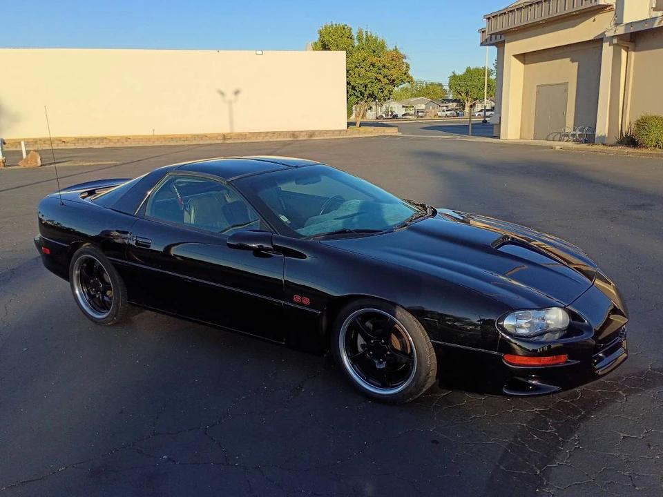 2001 Chevrolet Camaro SS 4th Gen - Image 5 of 11
