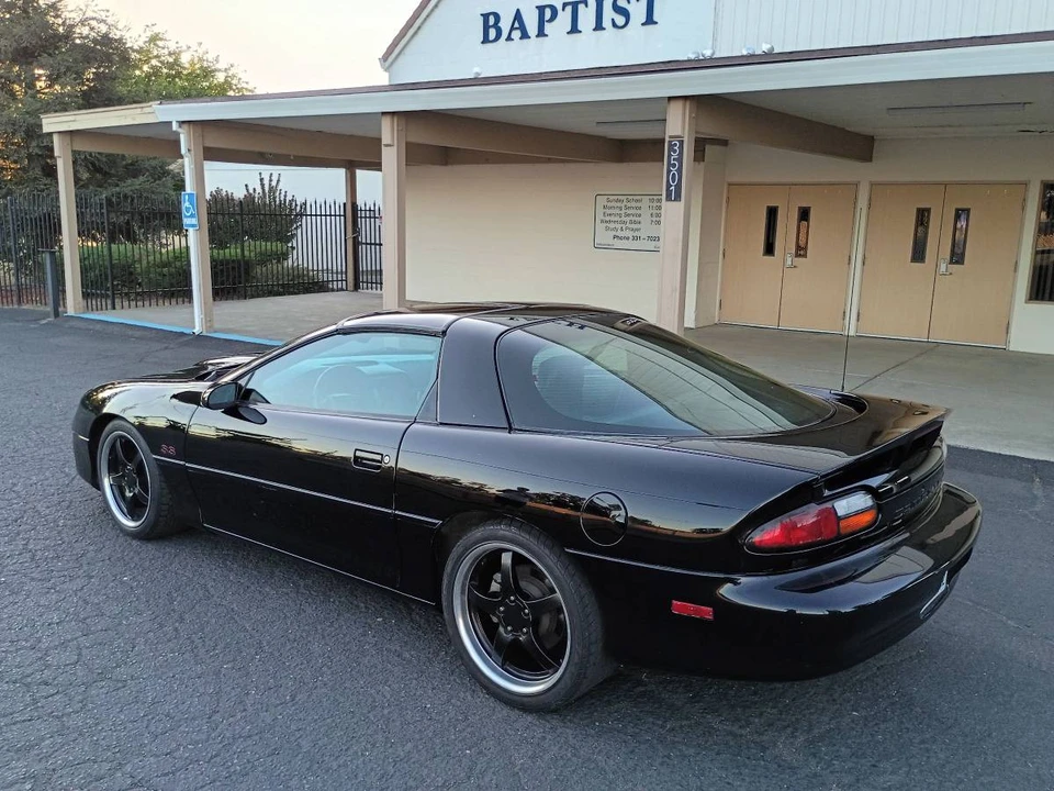 2001 Chevrolet Camaro SS 4th Gen - Image 2 of 11