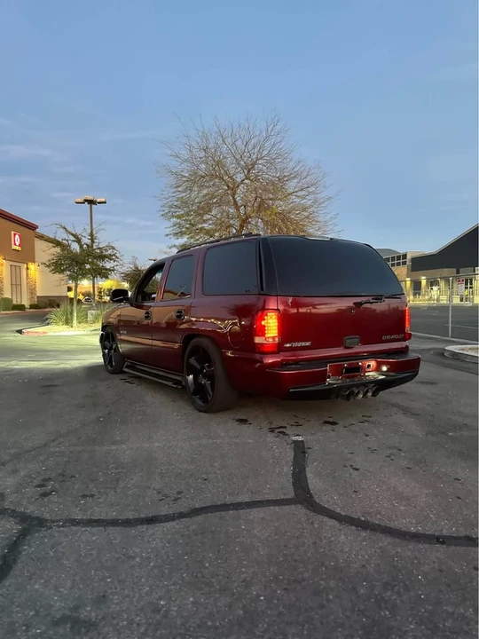 2002 Chevrolet Tahoe 2nd Gen - Image 2 of 9