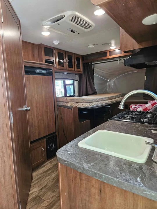2017 Jayco Jay Feather - Image 2 of 4