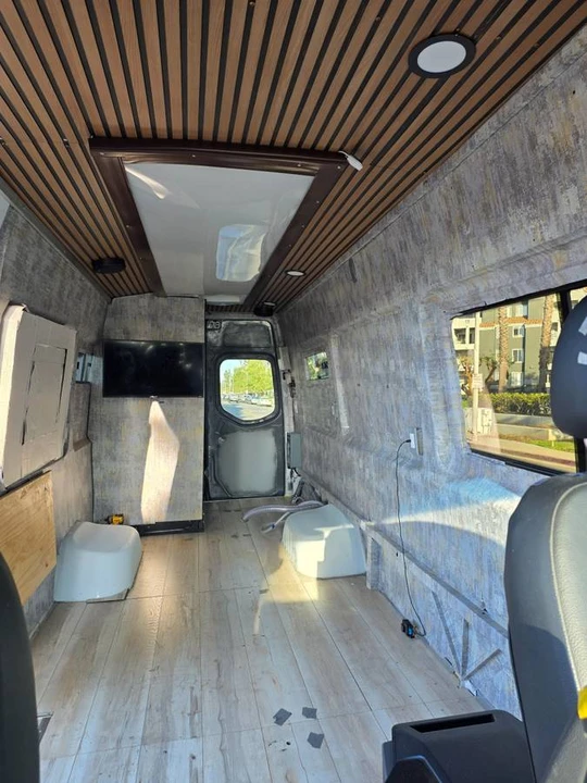2022 Mercedes-Benz VS30 Sprinter - Image 5 of 15