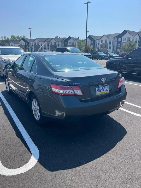 2011 Toyota Camry 6th Gen - Image 2 of 8