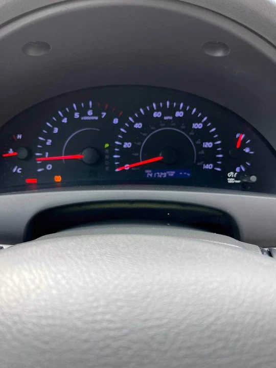 2011 Toyota Camry 6th Gen - Image 3 of 8