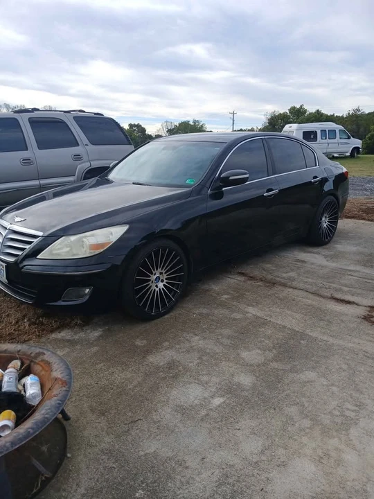 2009 Hyundai Genesis - Image 5 of 5