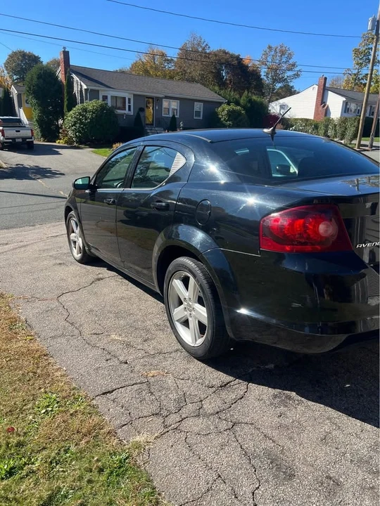 2013 Dodge Avenger Sedan - Image 2 of 5