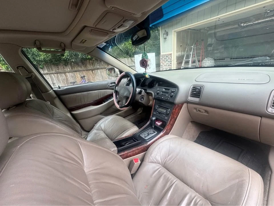 2001 Acura TL 2nd Gen - Image 4 of 10