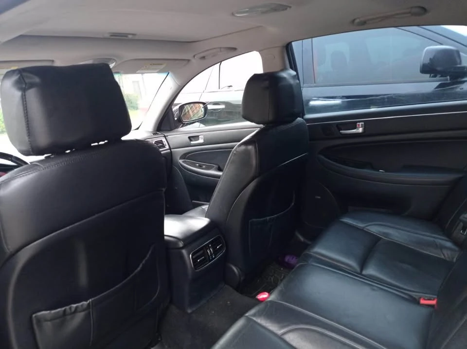 2012 Hyundai Genesis - Image 4 of 6