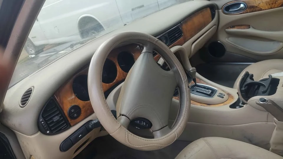 1999 Jaguar X308 XJ - Image 8 of 10