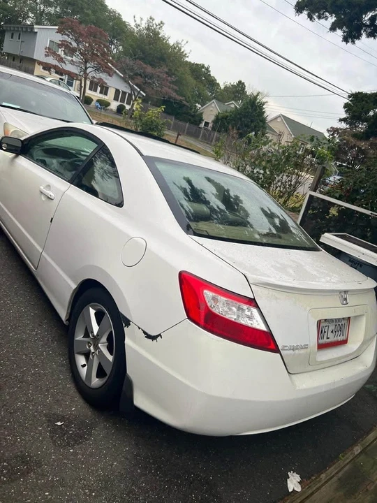 2007 Honda Civic 8th Gen - Image 2 of 3