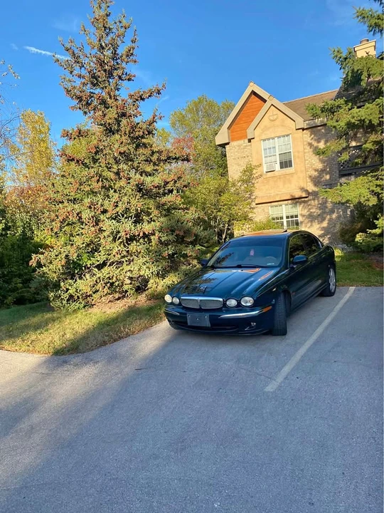 Jaguar X-Type - Image 1 of 2