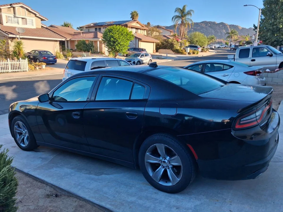 2015 Dodge Charger 7th Gen - Image 2 of 4
