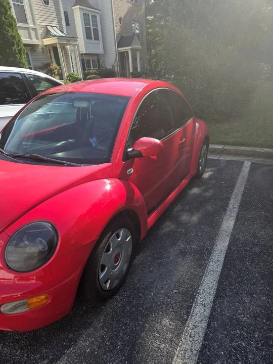 2003 Volkswagen New Beetle - Image 2 of 6