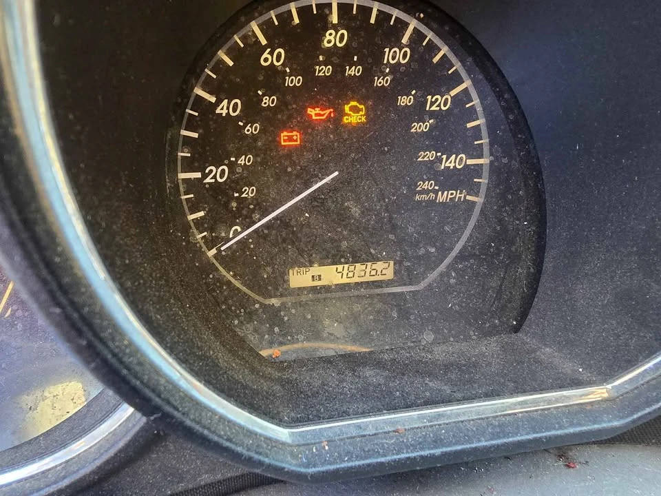 2005 Lexus RX 2nd Gen - Image 3 of 5
