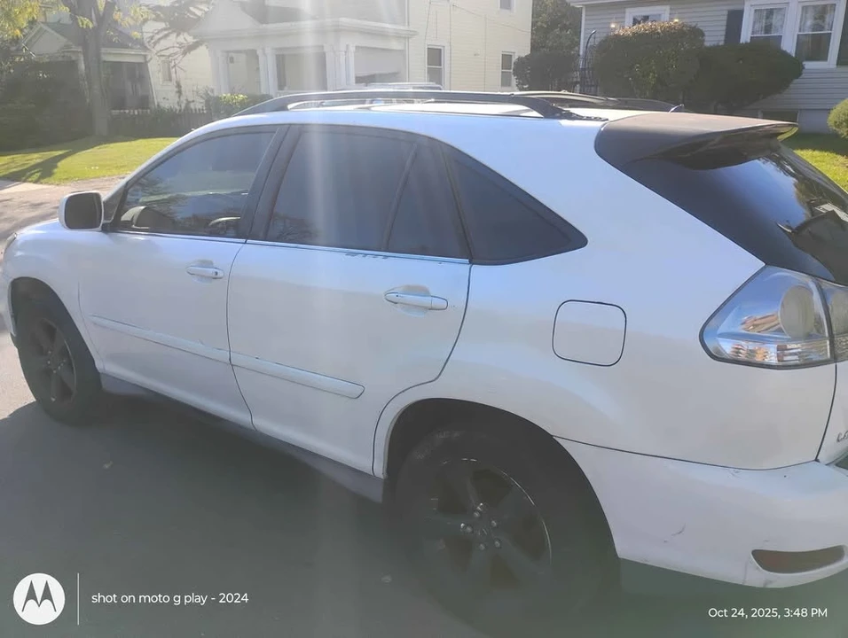 2005 Lexus RX 2nd Gen - Image 4 of 5