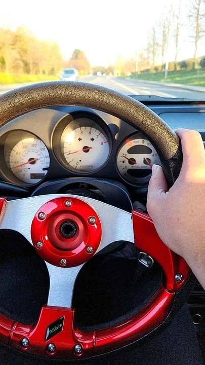 2001 Toyota MR2 Spyder/MR-S - Image 2 of 5