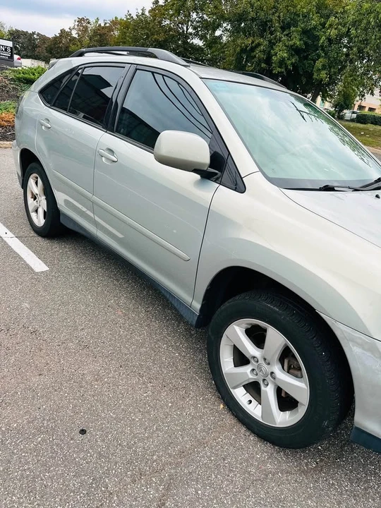 2004 Lexus RX 2nd Gen - Image 4 of 8