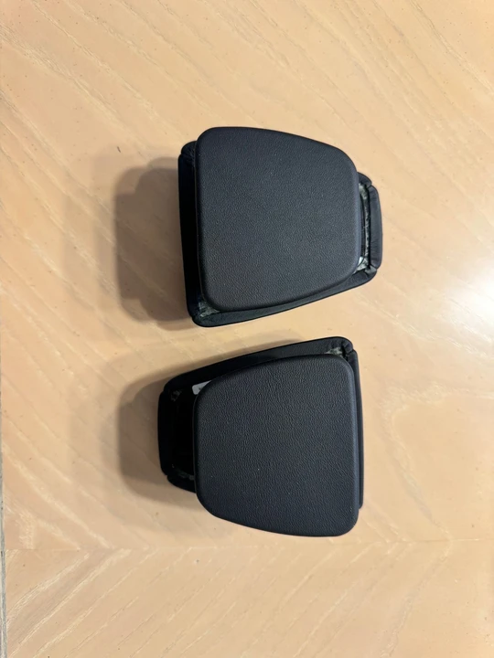 2016 Parts & Memorabilia Seats & Interior - Image 2 of 2