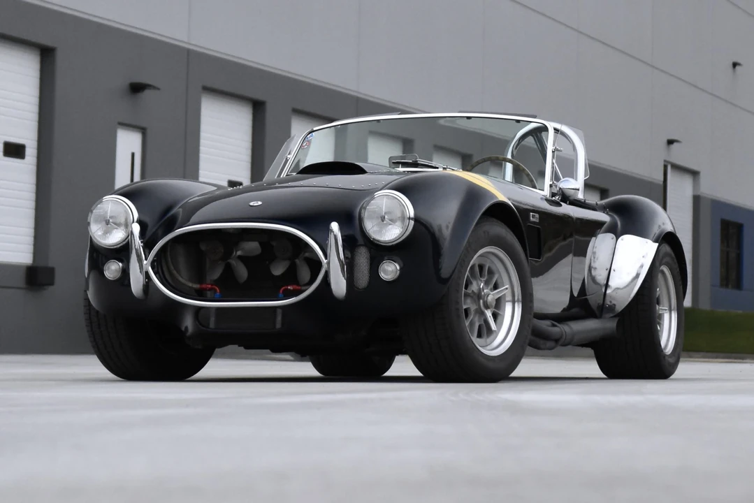 Shelby Cobra Replica - Image 2 of 31