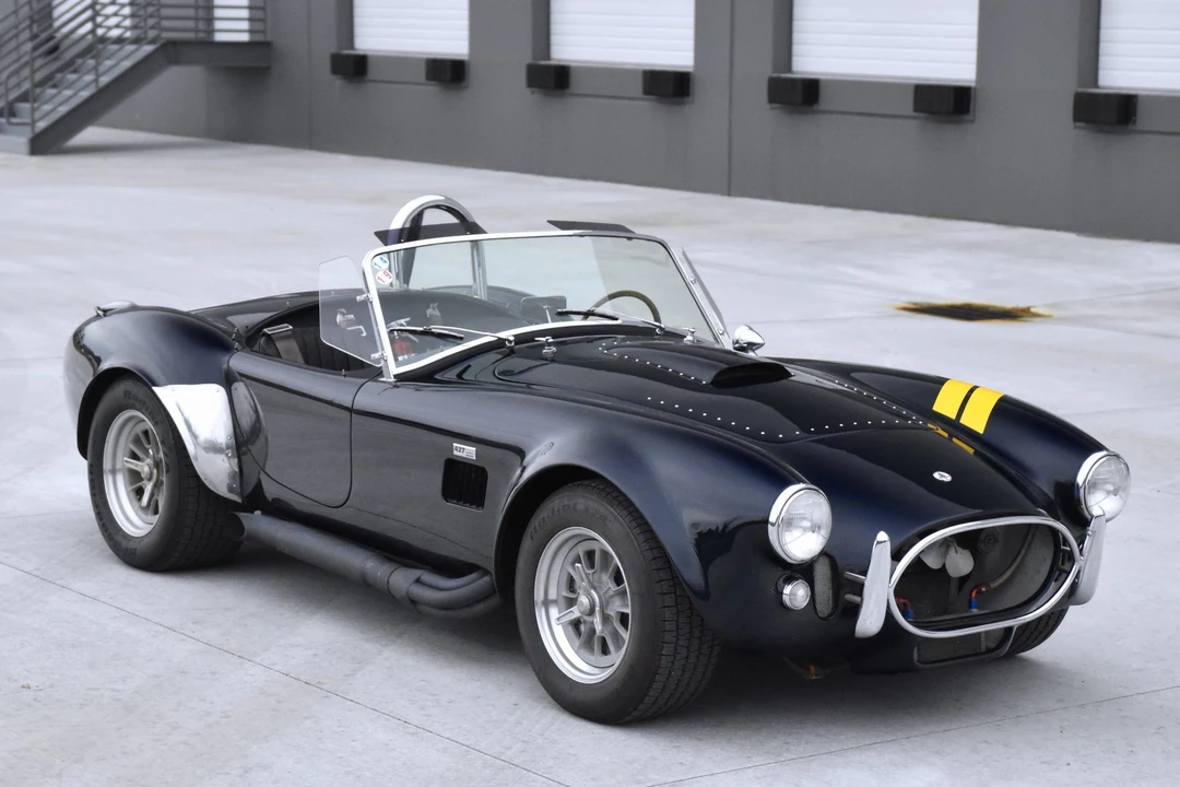 Shelby Cobra Replica - Image 25 of 31