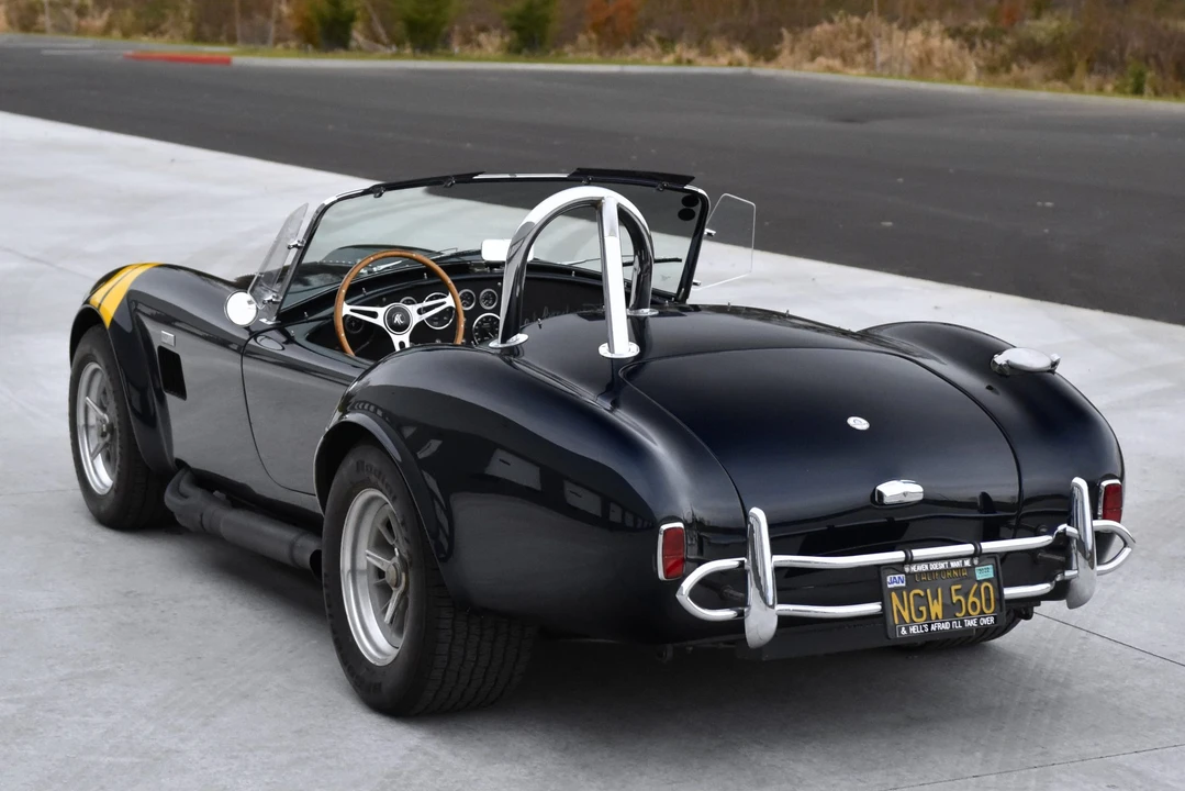 Shelby Cobra Replica - Image 15 of 31