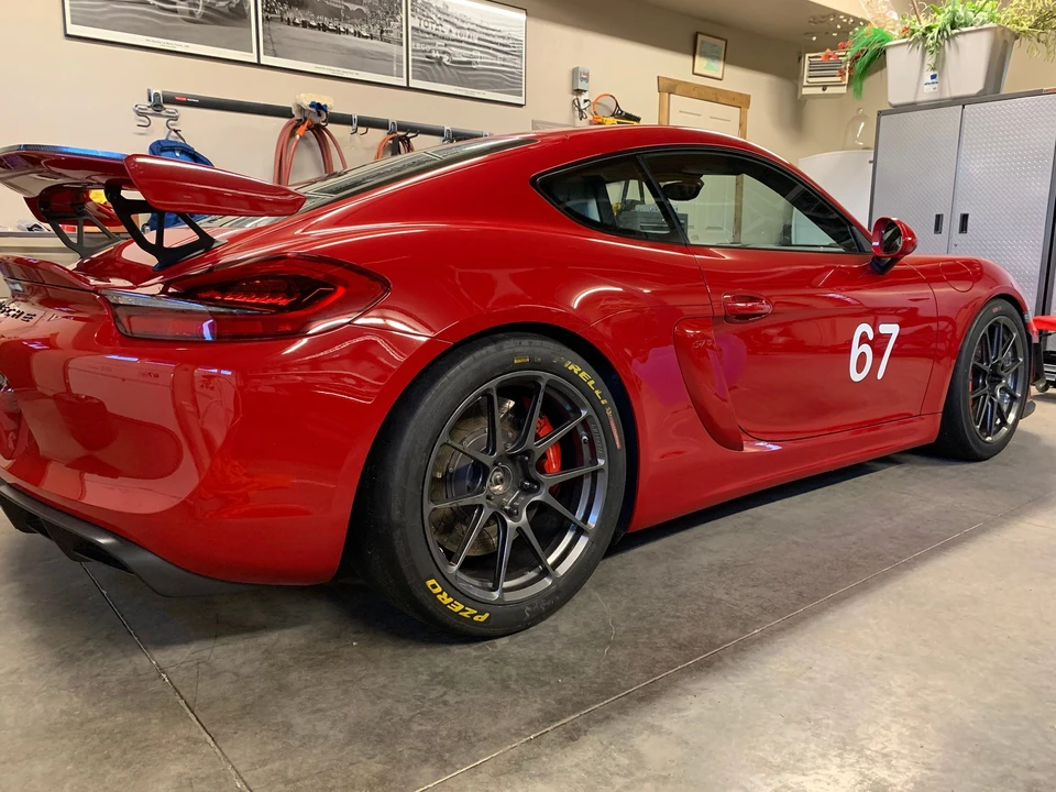 2016 Porsche 981 Cayman GT4 - Image 6 of 10