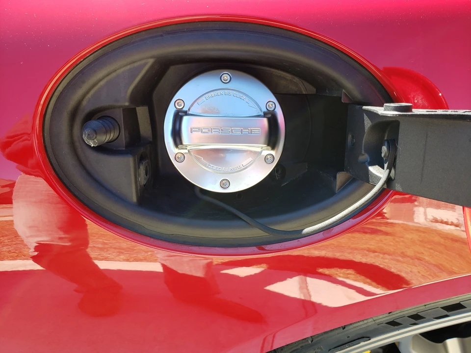 2016 Porsche 981 Cayman GT4 - Image 18 of 19