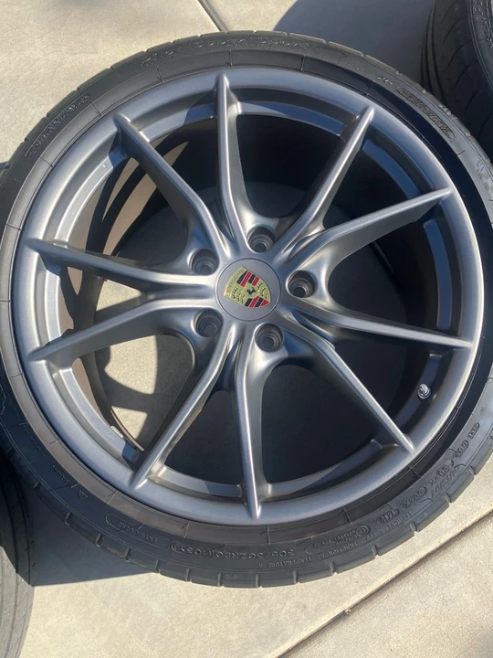 2017 Parts & Memorabilia Porsche Wheels - Image 2 of 10