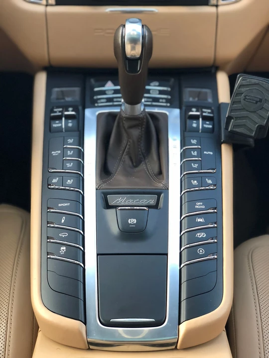 2017 Porsche Macan GTS - Image 4 of 6