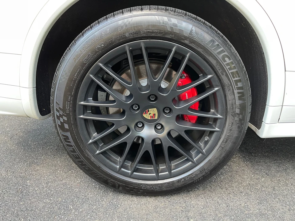 2016 Porsche 958 Cayenne GTS - Image 10 of 26