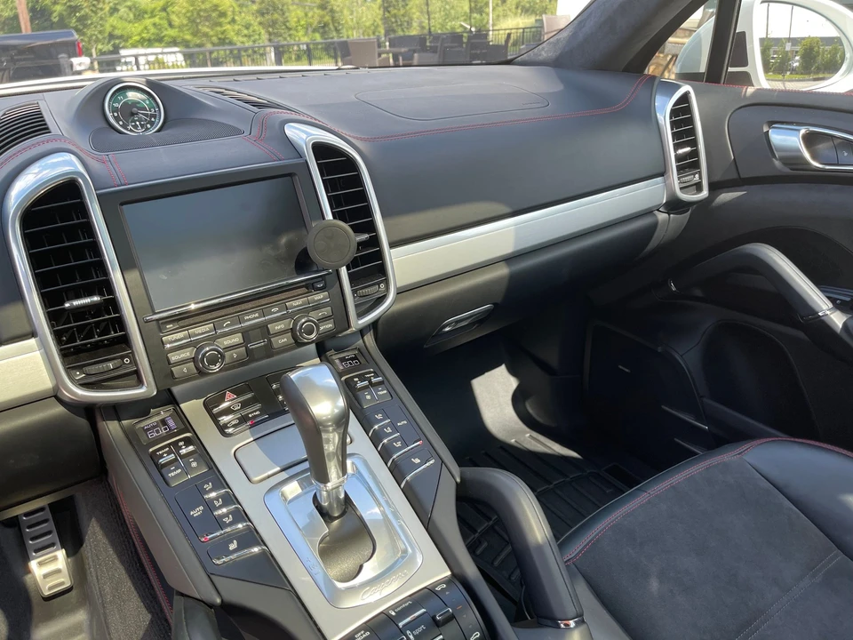 2016 Porsche 958 Cayenne GTS - Image 13 of 26