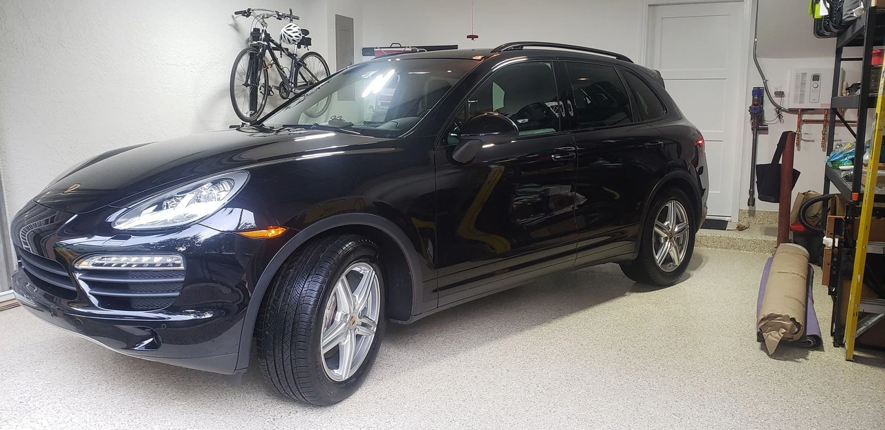 2013 Porsche 958 Cayenne S - Image 2 of 18