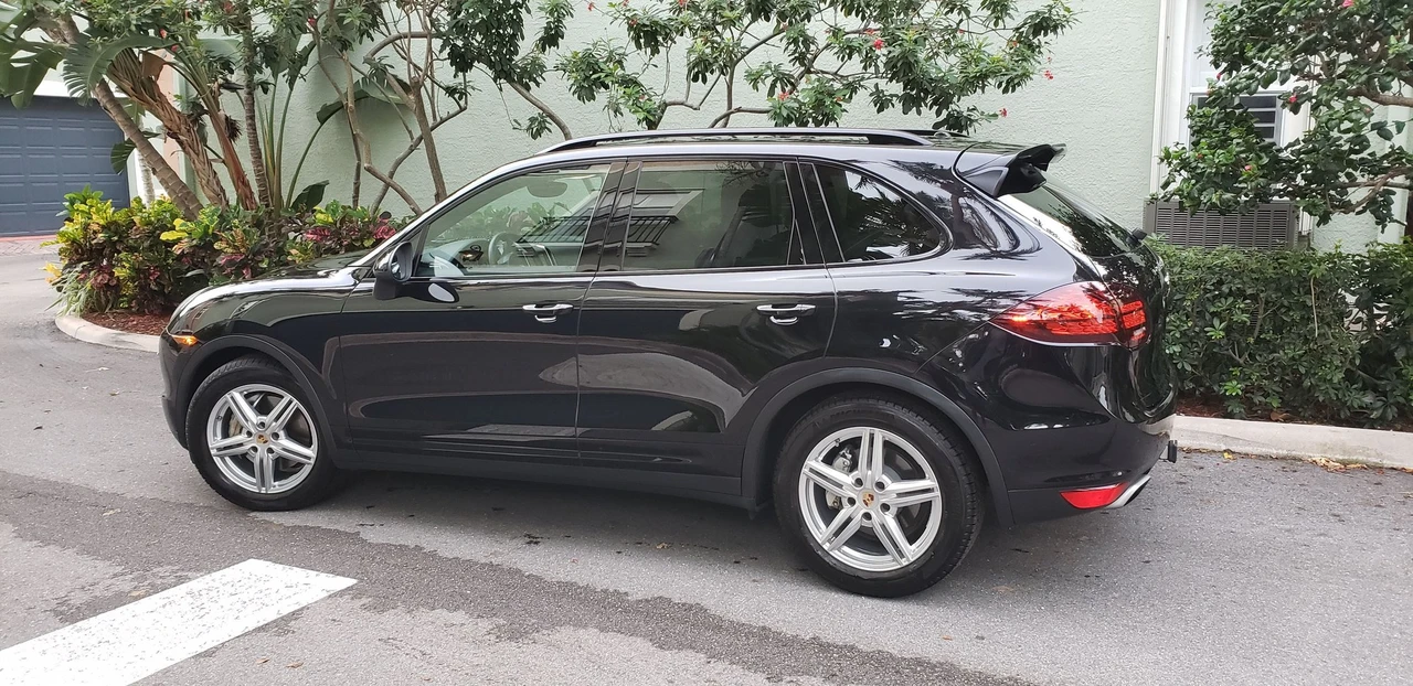 2013 Porsche 958 Cayenne S - Image 3 of 18