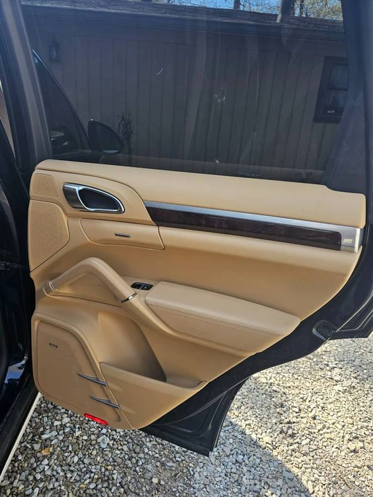 2016 Porsche 958 Cayenne S - Image 11 of 20