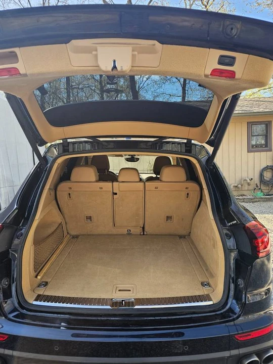 2016 Porsche 958 Cayenne S - Image 8 of 20