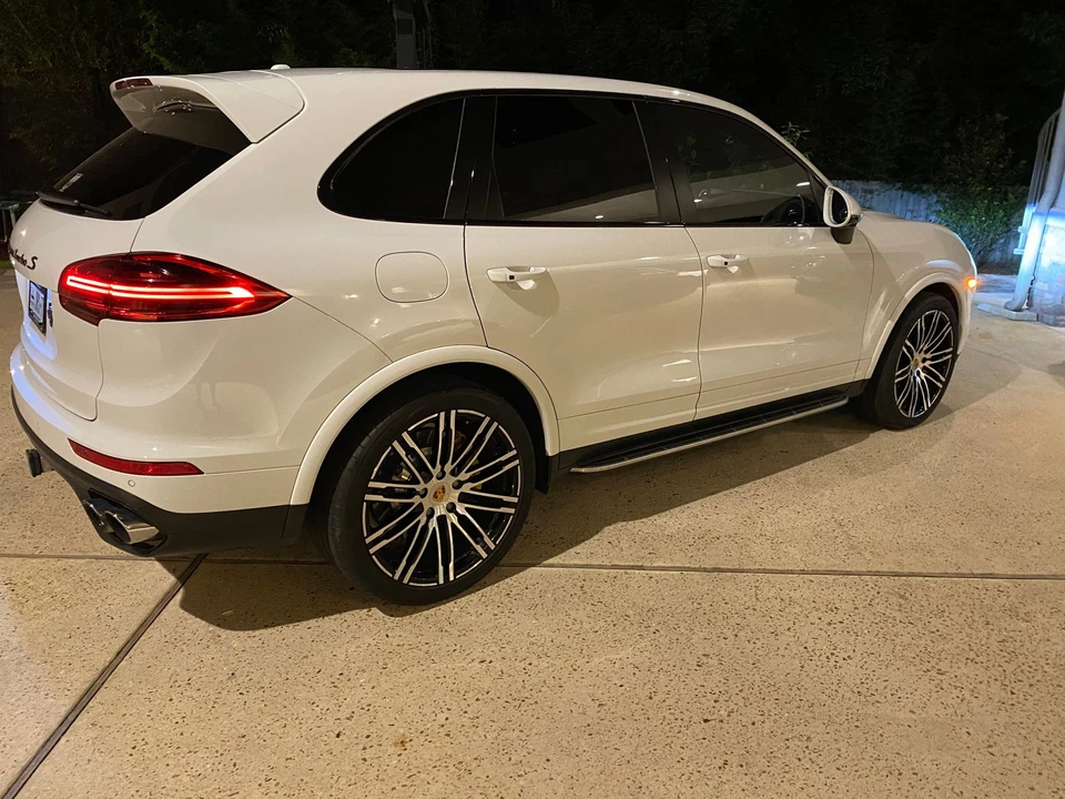 2016 Porsche 958 Cayenne Turbo S - Image 3 of 11