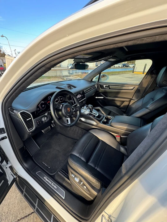 2019 Porsche 9Y0/9Y3 Cayenne Turbo - Image 15 of 16