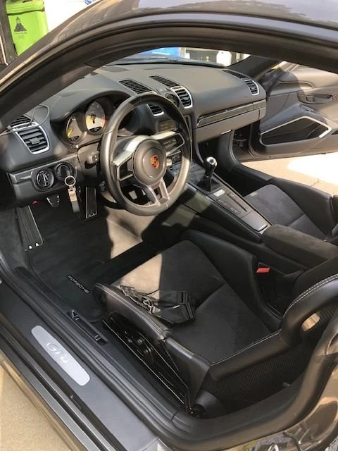 2016 Porsche 981 Cayman GT4 - Image 6 of 10