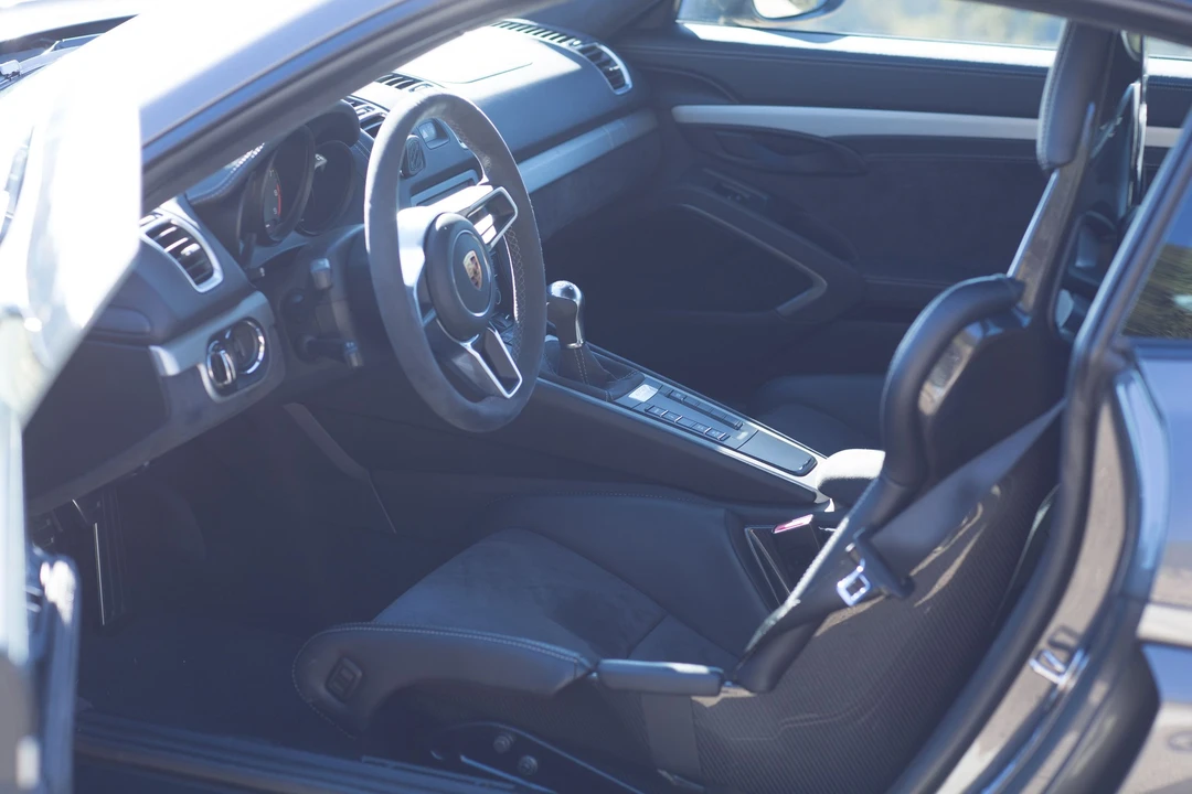 2016 Porsche 981 Cayman GT4 - Image 7 of 14