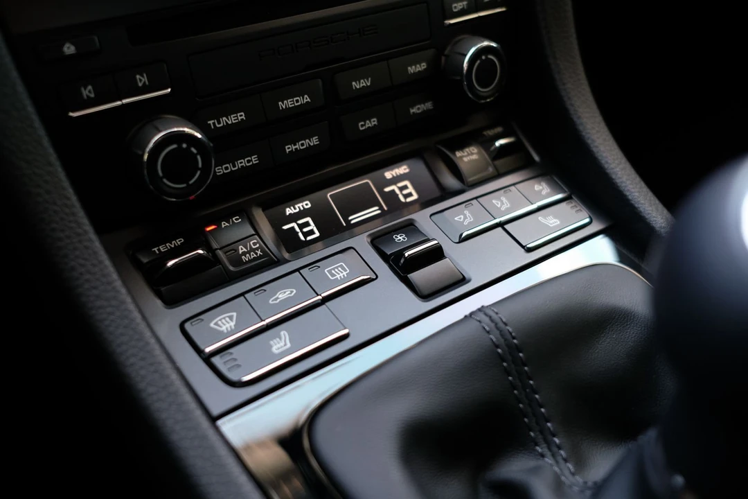 2021 Porsche 718 Cayman T - Image 19 of 25