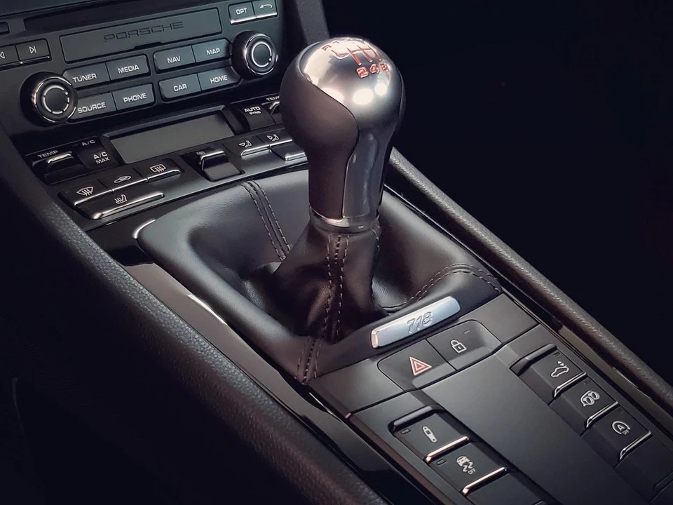 2021 Porsche 718 Cayman T - Image 18 of 25