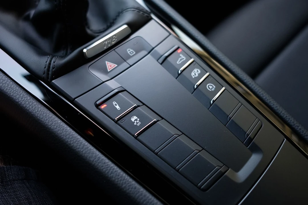 2021 Porsche 718 Cayman T - Image 20 of 25