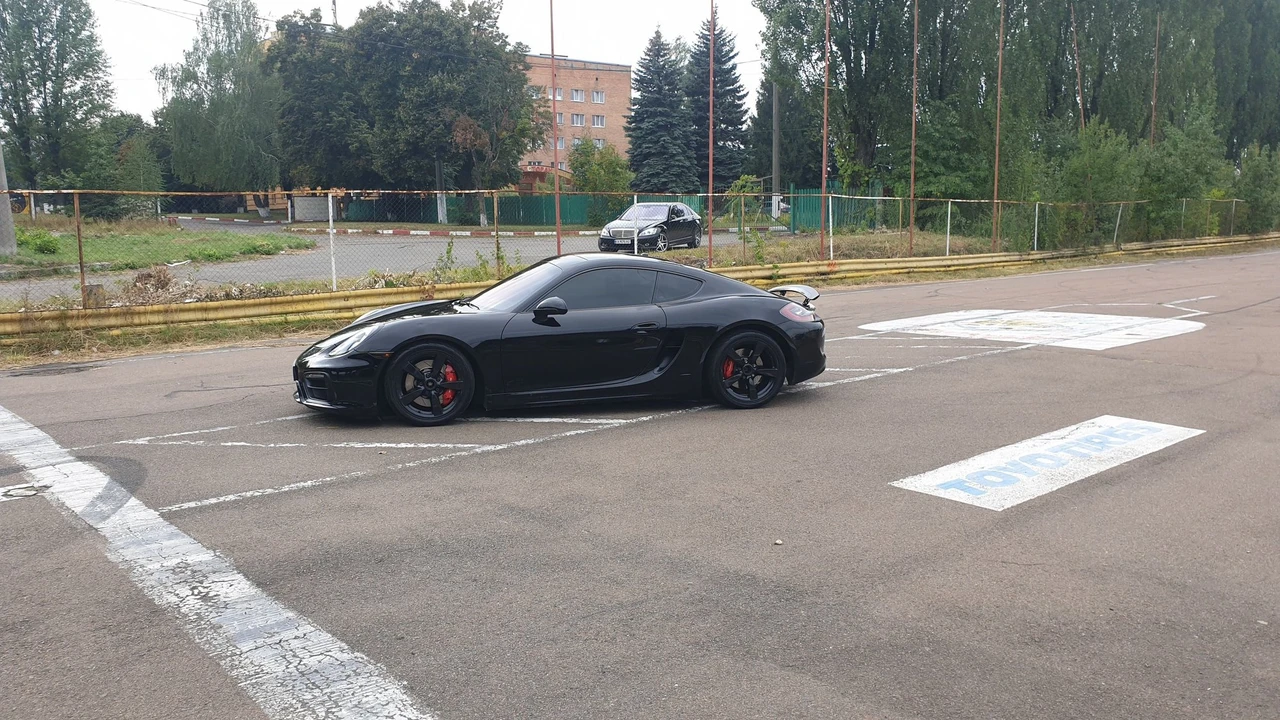 2015 Porsche 981 Cayman - Image 3 of 16