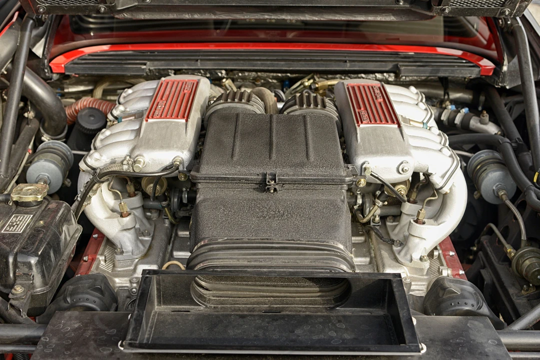 Ferrari Testarossa - Image 12 of 24