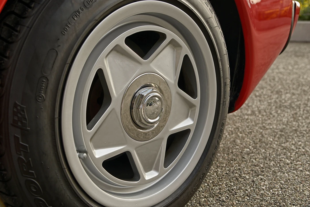 Ferrari Testarossa - Image 18 of 24
