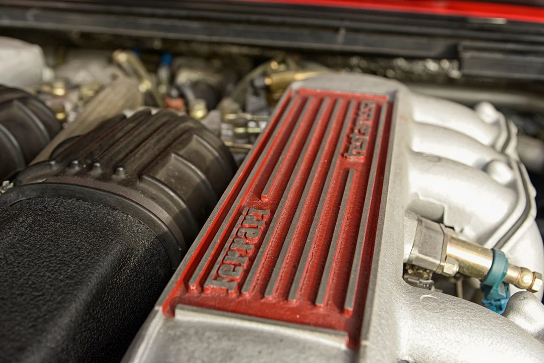 Ferrari Testarossa - Image 13 of 24