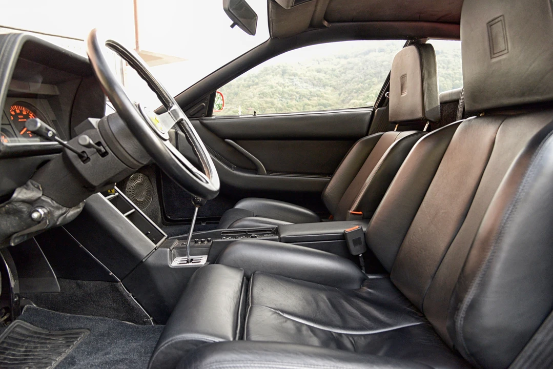 Ferrari Testarossa - Image 5 of 24