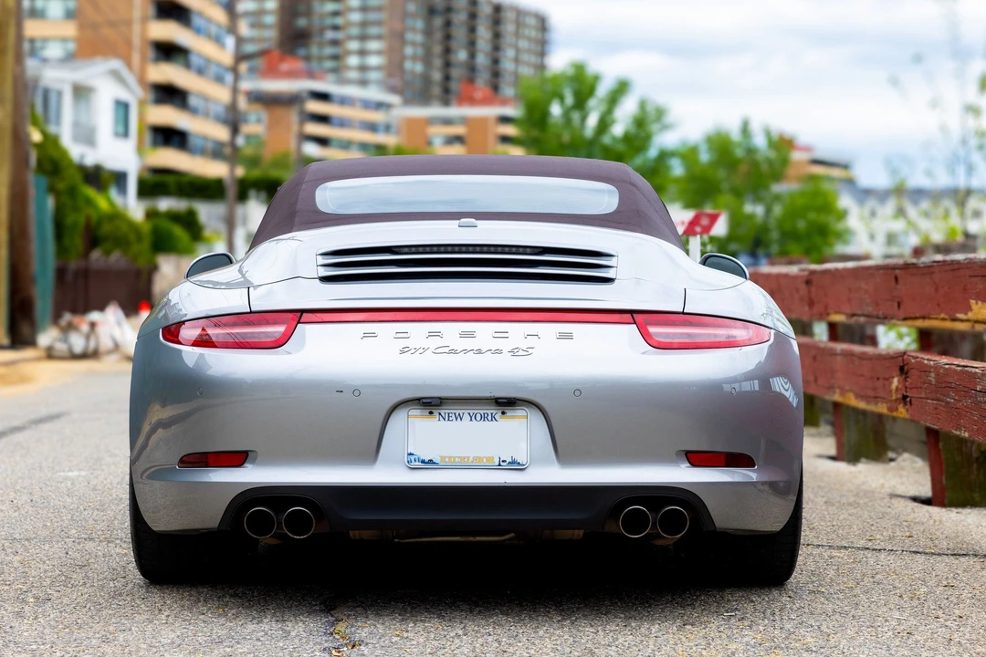 2013 Porsche 991 Carrera 4S - Image 25 of 31