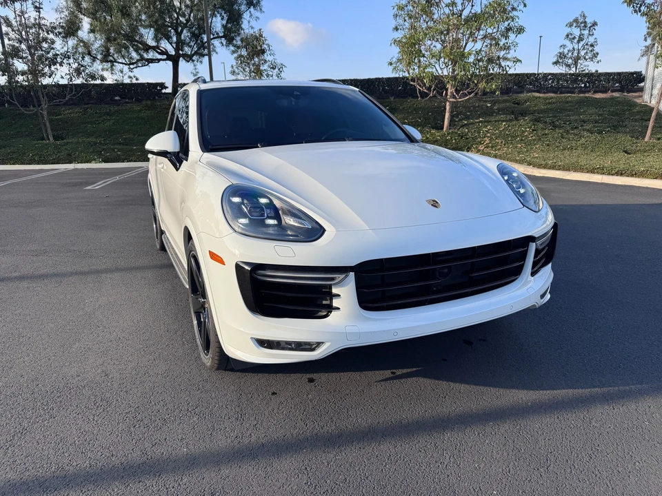 2016 Porsche 958 Cayenne Turbo - Image 2 of 31