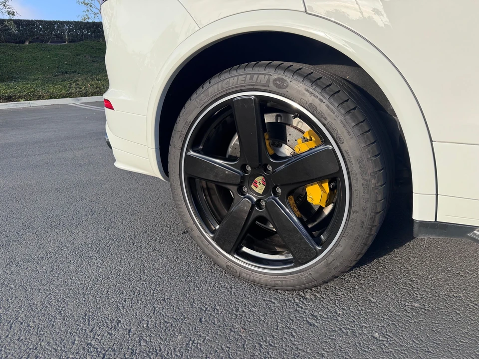 2016 Porsche 958 Cayenne Turbo - Image 10 of 31